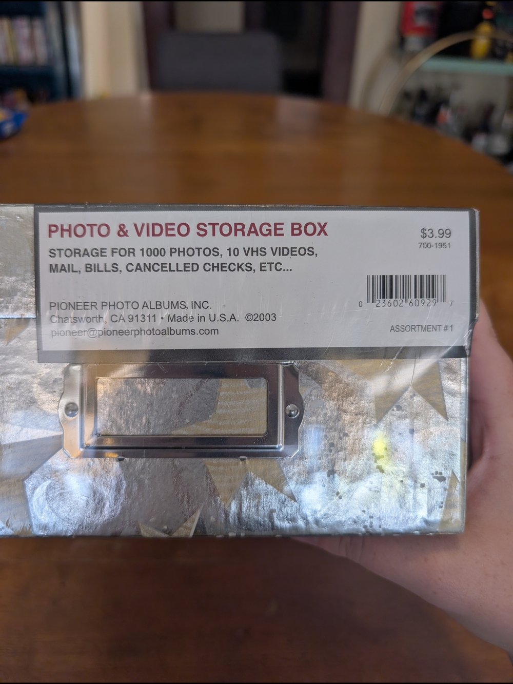 Celestial Y2K Pioneer Photo Albums Storage Box 1000 Photos & 10 VHS, Silver/Gold - Picture 3 of 3